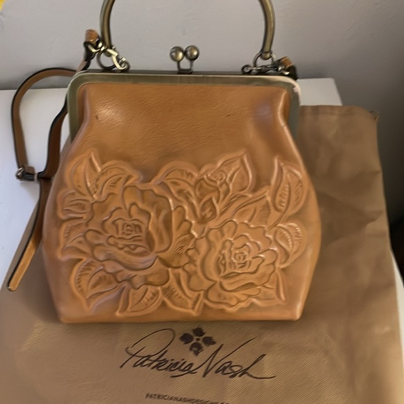 Patricia Nash Novella Crossbody with Kiss Lock - Picture 3 of 17